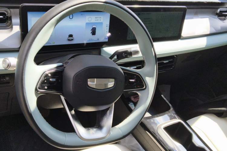 Used Geometry E Firefly 2024 401km Starlight Steering Wheel