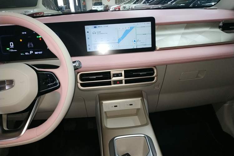 Used Geometry E Firefly 2024 301km Starlight Audio And AC Panel