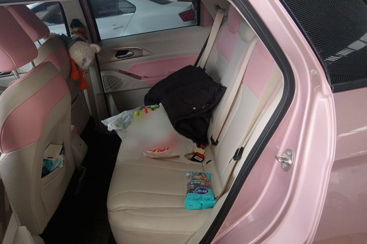Used Geometry E Firefly 2024 401 km Fluorescent Left Rear Seat