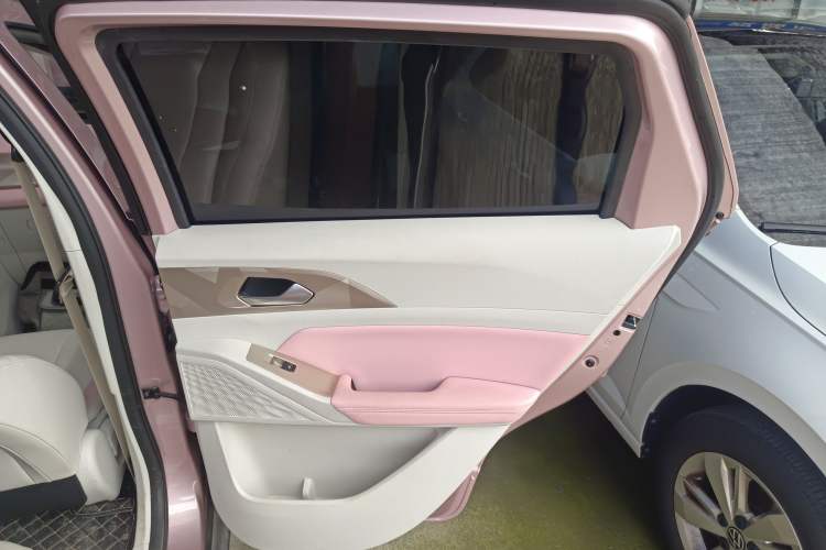 Used Geometry E Firefly 2024 301km Starlight Right Rear Door Interior