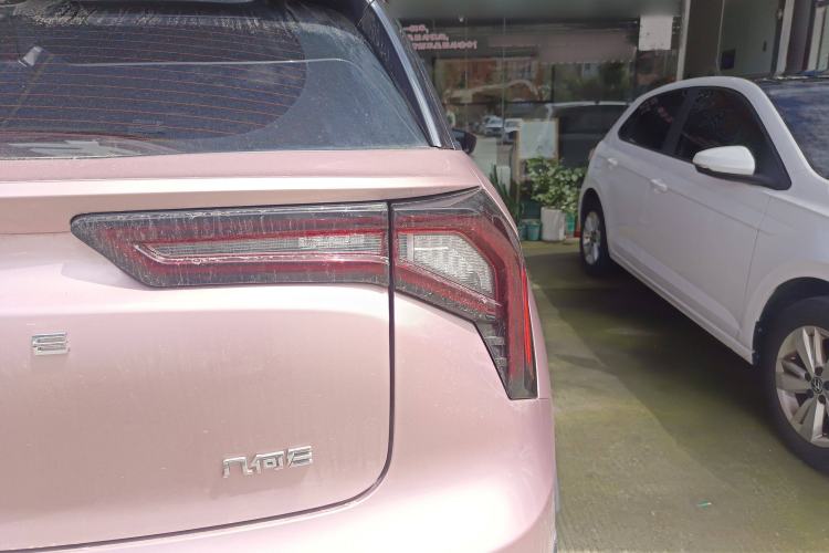 Used Geometry E Firefly 2024 301km Starlight Right Rear Taillight