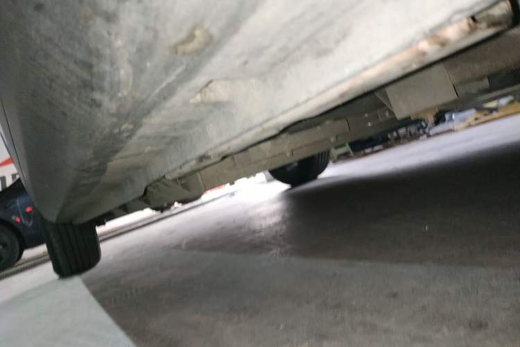 Used Geometry E Firefly 2024 301km Starlight Right Side Sill