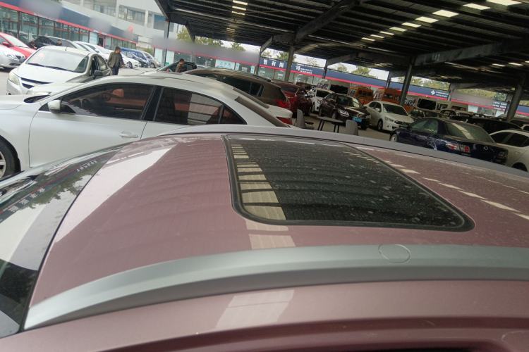 Used Geometry E Firefly 2024 401 km Fluorescent Roof