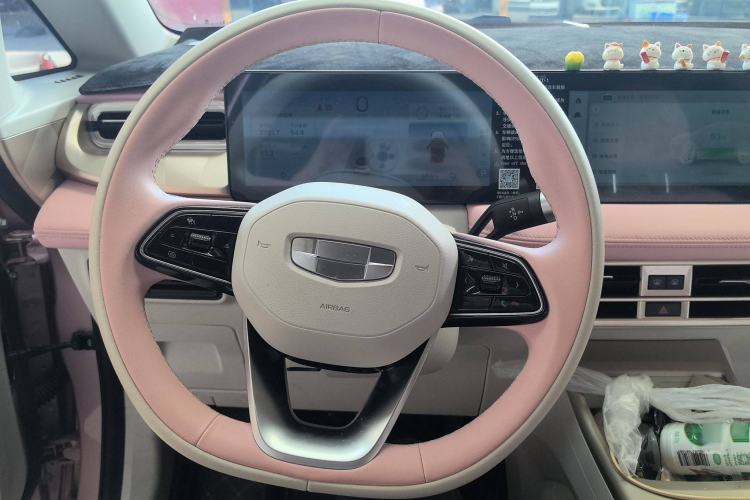 Used Geometry E Firefly 2024 401 km Fluorescent Steering Wheel