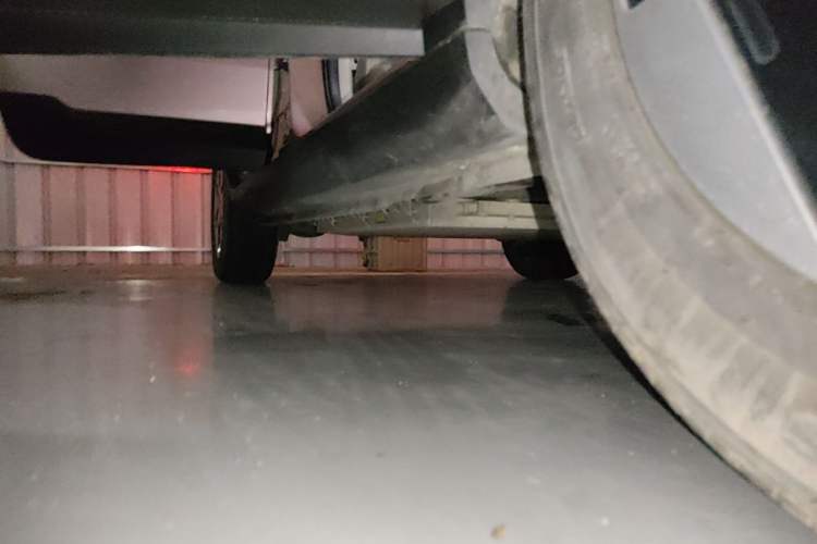 Used Geometry E Firefly 2024 301km Starlight Right Side Sill