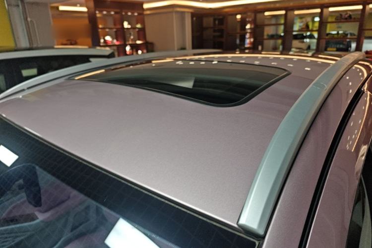 Used Geometry E Firefly 2024 401 km Fluorescent Roof