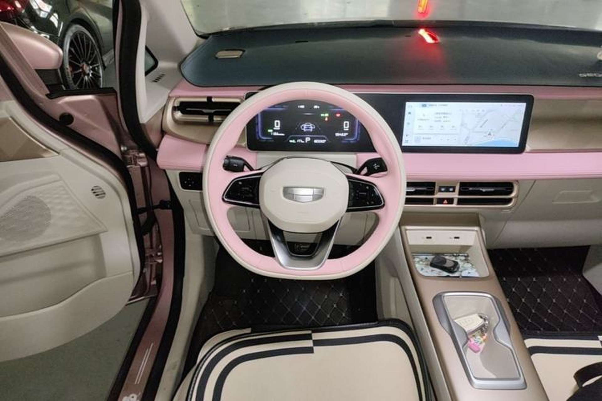 Used Geometry E Firefly 2024 301km Starlight Steering Wheel