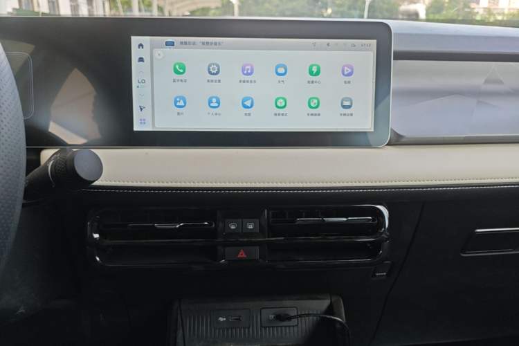 Used Geometry E Firefly 2024 301km Flowing Light Audio And AC Panel