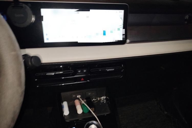 Used Geometry E Firefly 2024 301km Flowing Light Audio And AC Panel