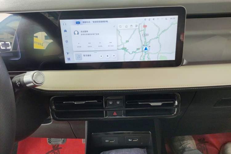 Used Geometry E Firefly 2024 401km Starlight Audio And AC Panel