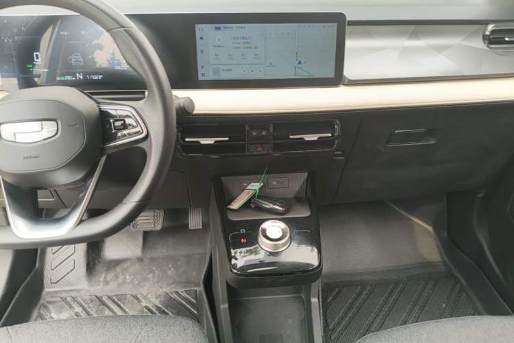Used Geometry E Firefly 2024 301km Flowing Light Audio And AC Panel