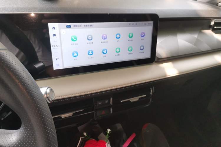 Used Geometry E Firefly 2024 301km Starlight Audio And AC Panel