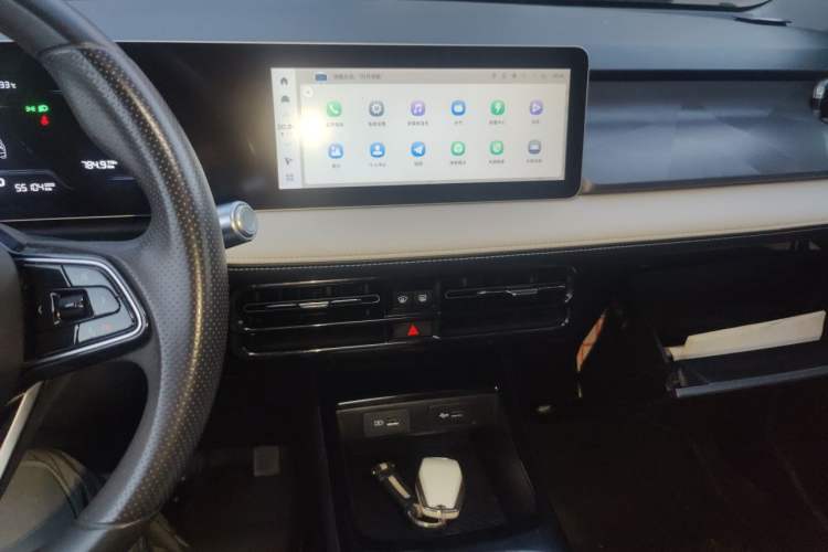 Used Geometry E Firefly 2024 301km Starlight Audio And AC Panel
