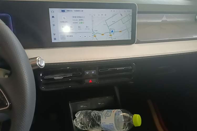 Used Geometry E Firefly 2024 301km Starlight Audio And AC Panel