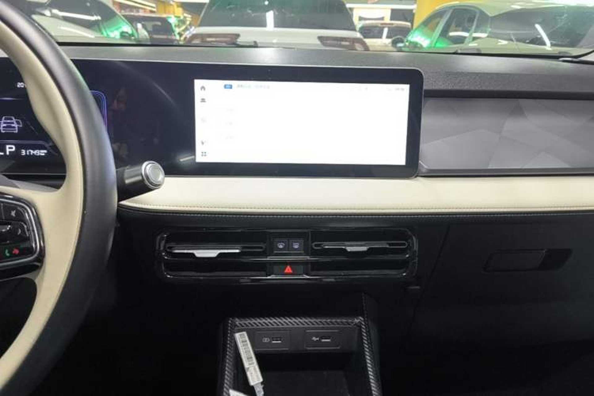 Used Geometry E Firefly 2024 401 km Fluorescent Audio And AC Panel