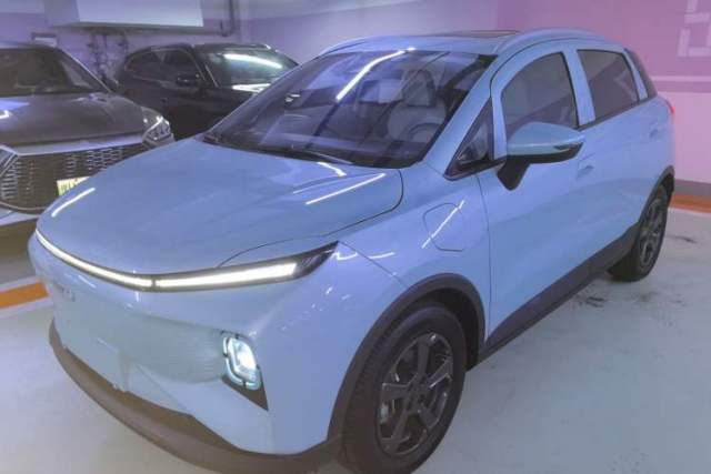 Used Geometry E Firefly 2024 401 km Fluorescent
