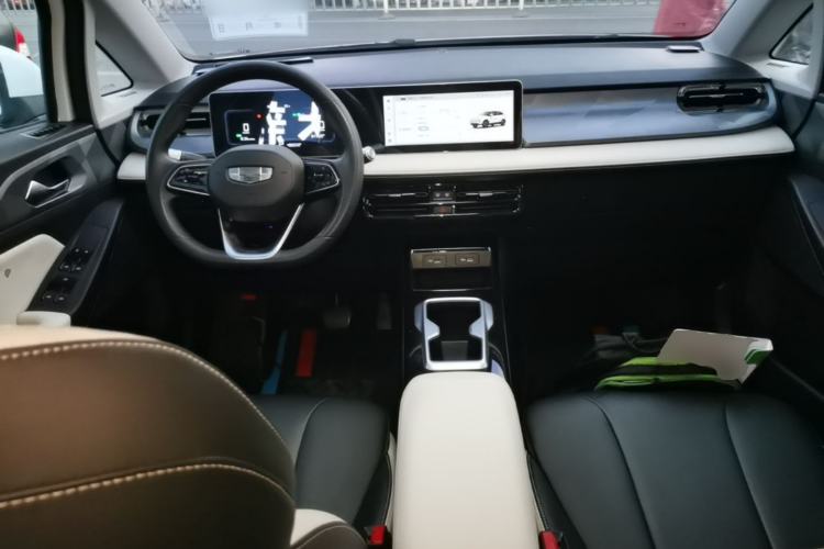 Used Geometry E Firefly 2024 301km Starlight Center Console
