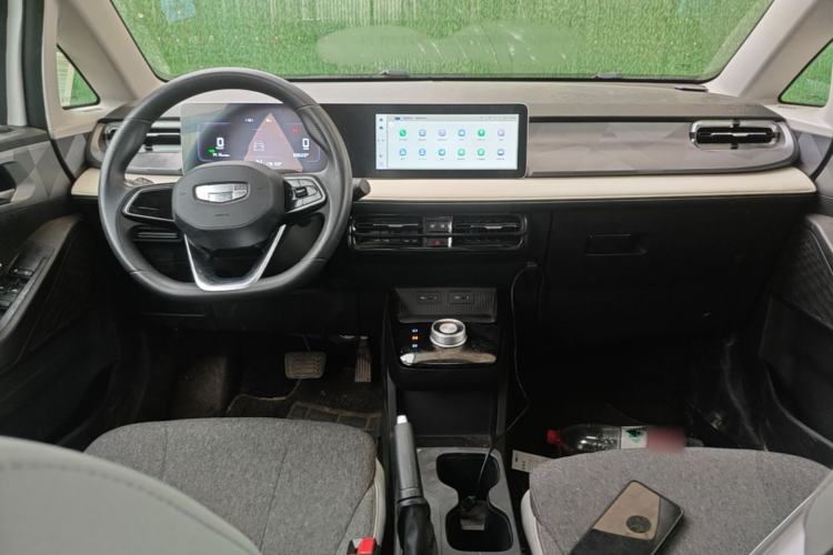Used Geometry E Firefly 2024 301km Flowing Light Center Console