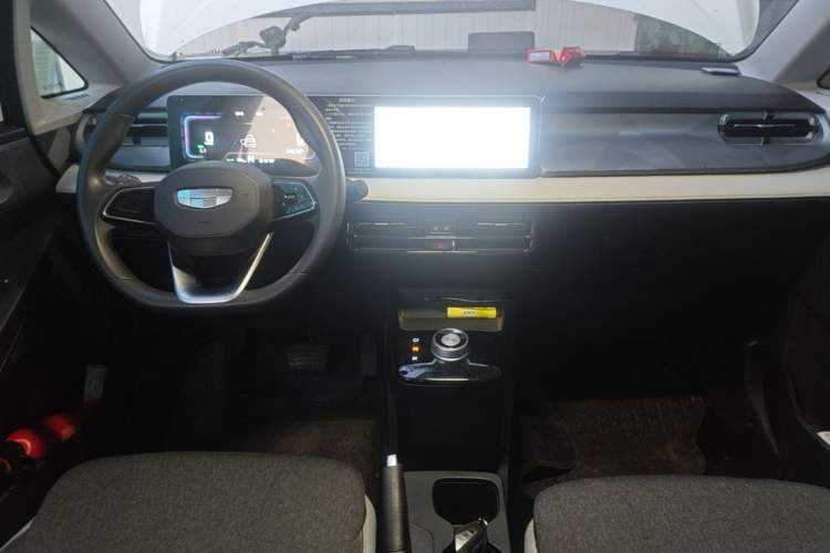 Used Geometry E Firefly 2024 301km Flowing Light Center Console