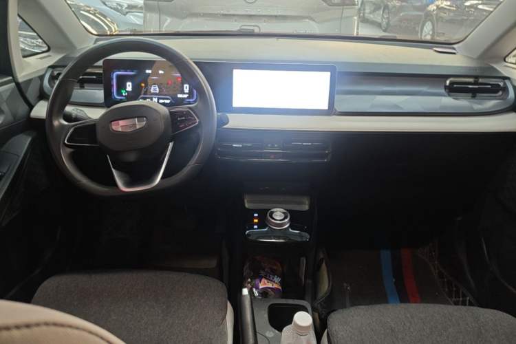Used Geometry E Firefly 2024 301km Flowing Light Center Console