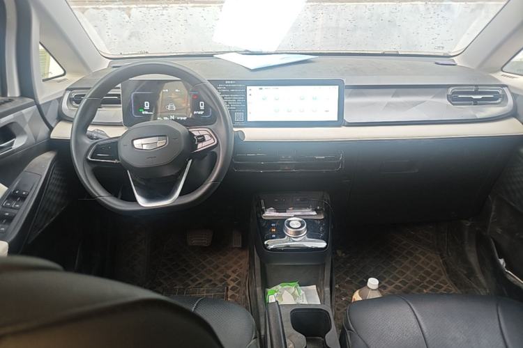 Used Geometry E Firefly 2024 301km Flowing Light Center Console
