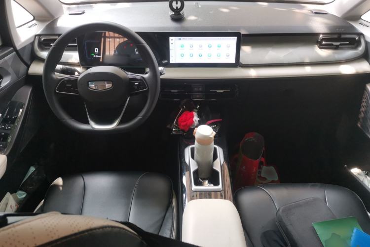 Used Geometry E Firefly 2024 301km Starlight Center Console