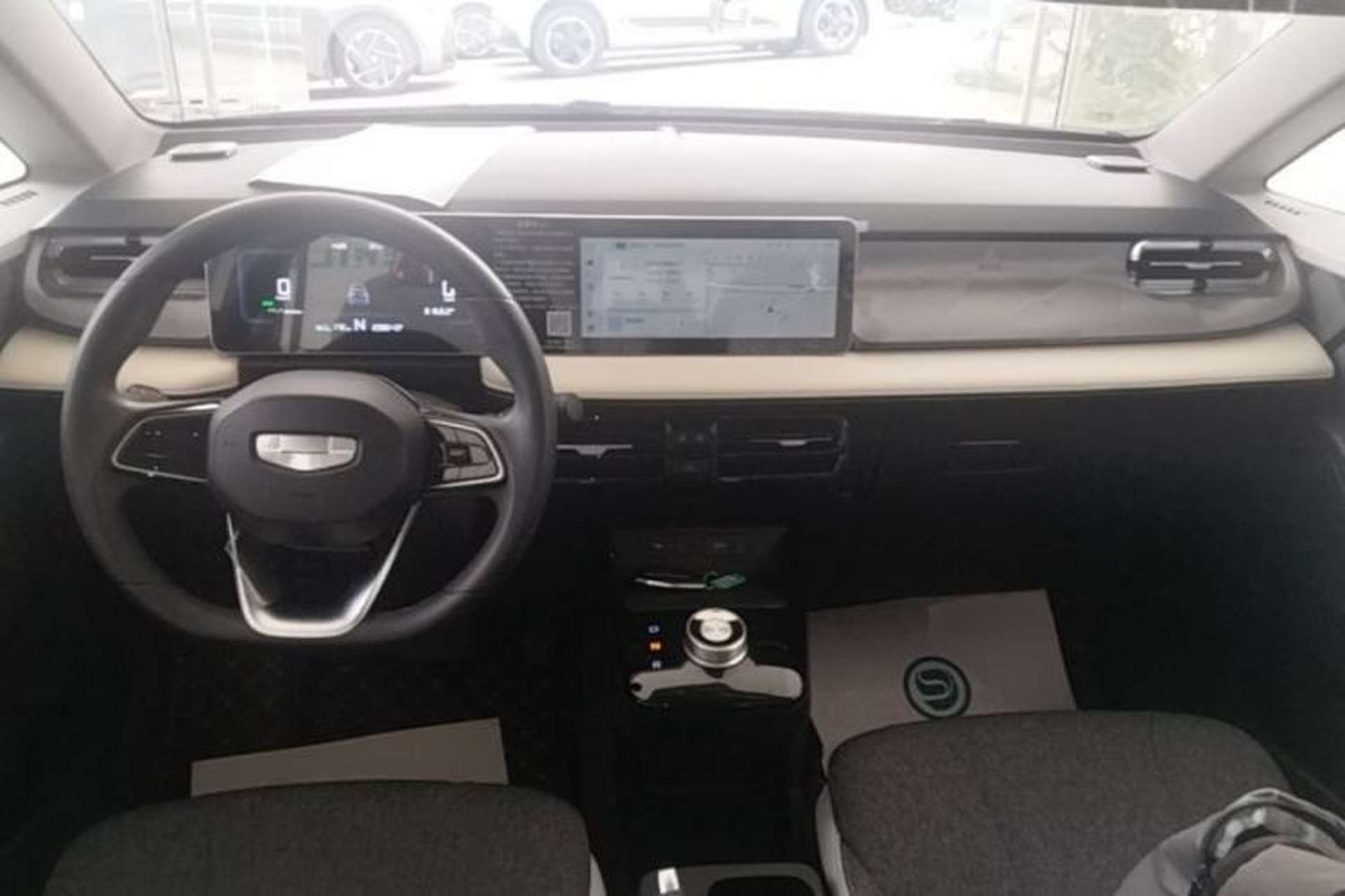 Used Geometry E Firefly 2024 301km Flowing Light Center Console