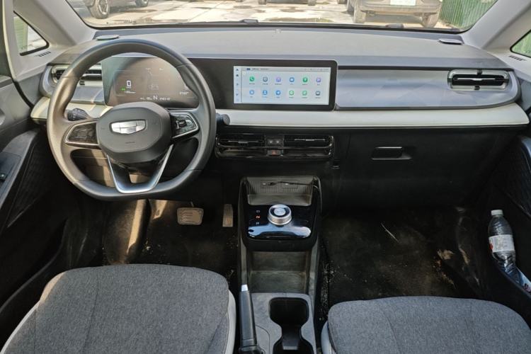 Used Geometry E Firefly 2024 301km Flowing Light Center Console