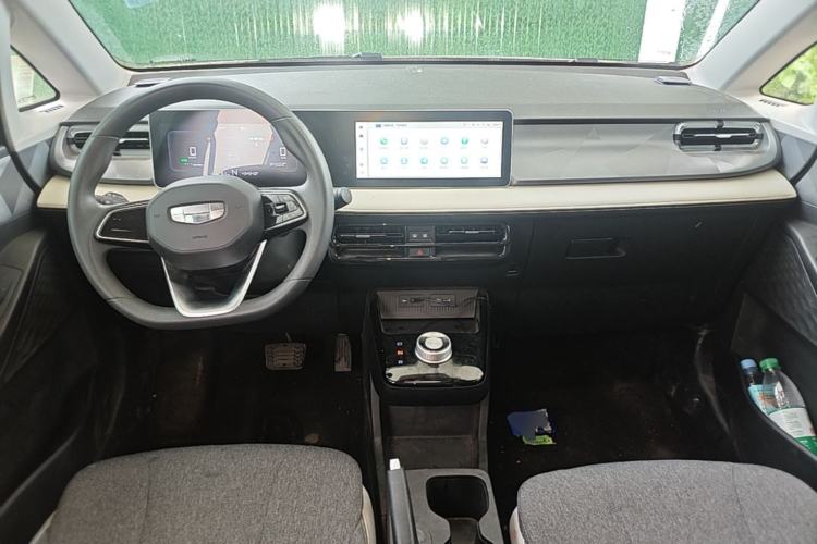 Used Geometry E Firefly 2024 301km Flowing Light Center Console