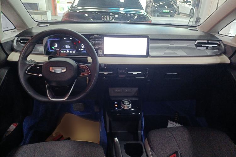 Used Geometry E Firefly 2024 301km Flowing Light Center Console
