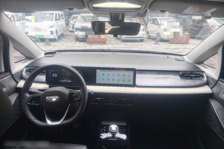 Used Geometry E Firefly 2024 301km Flowing Light Center Console