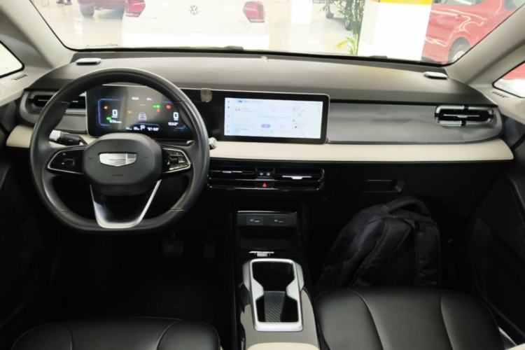 Used Geometry E Firefly 2024 301km Starlight Center Console