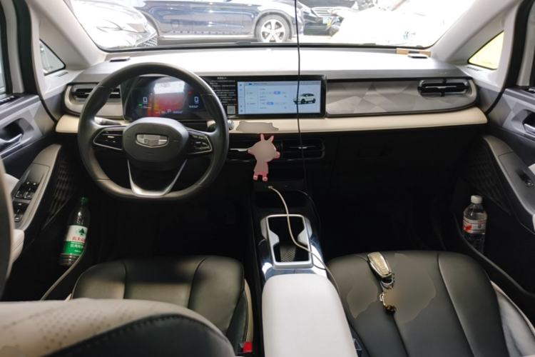 Used Geometry E Firefly 2024 301km Starlight Center Console