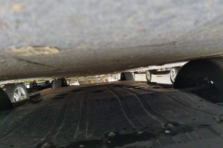 Used Geometry E Firefly 2024 301km Flowing Light Chassis Front