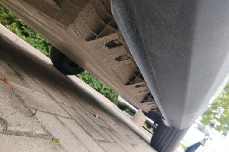 Used Geometry E Firefly 2024 301km Flowing Light Chassis Front Left