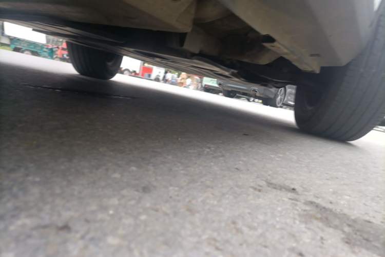Used Geometry E Firefly 2024 301km Flowing Light Chassis Front Right