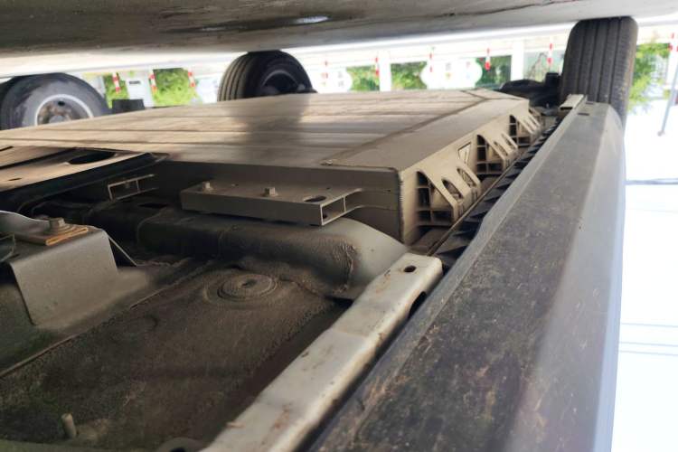 Used Geometry E Firefly 2024 301km Flowing Light Chassis Front Right