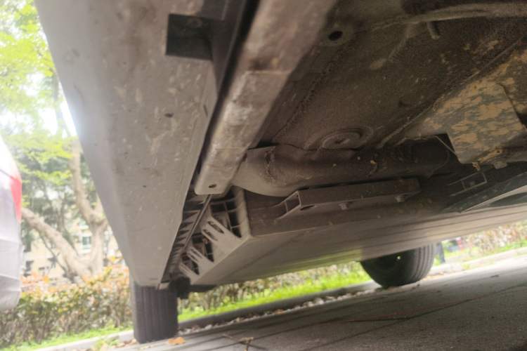 Used Geometry E Firefly 2024 301km Flowing Light Chassis Front Right
