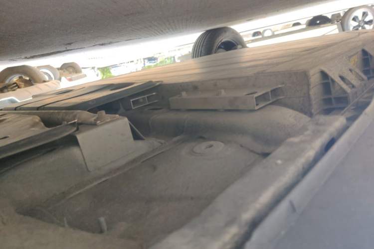 Used Geometry E Firefly 2024 301km Flowing Light Chassis Front Right