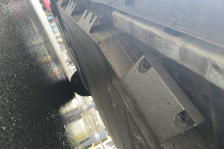 Used Geometry E Firefly 2024 301km Starlight Chassis Rear Left