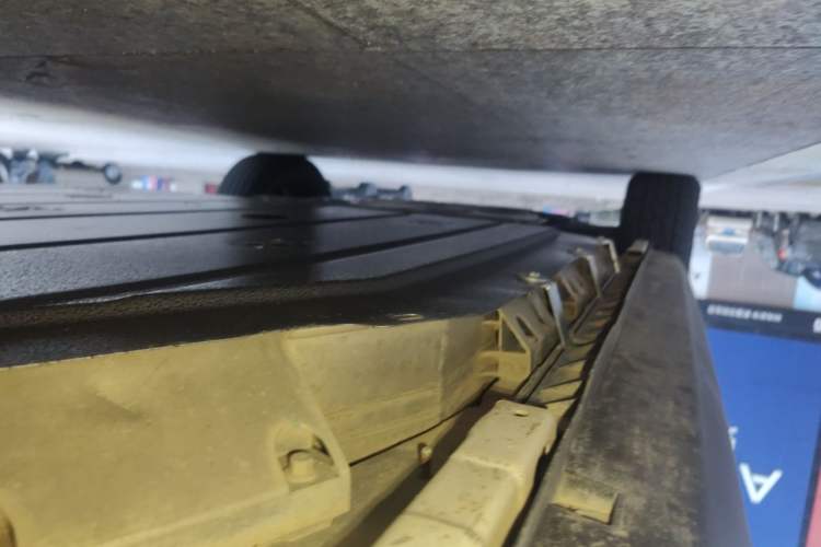Used Geometry E Firefly 2024 301km Starlight Chassis Rear Left