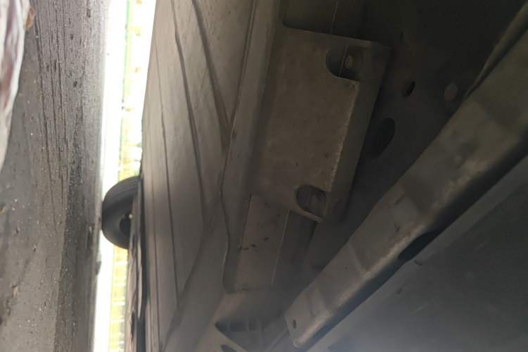 Used Geometry E Firefly 2024 301km Flowing Light Chassis Rear Right
