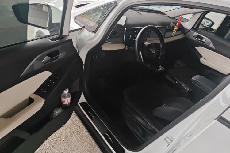 Used Geometry E Firefly 2024 301km Flowing Light Driver Seat