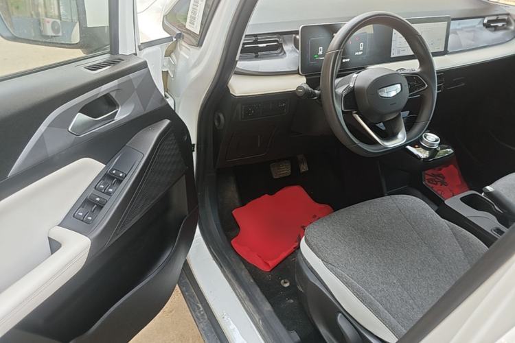 Used Geometry E Firefly 2024 301km Flowing Light Driver Seat