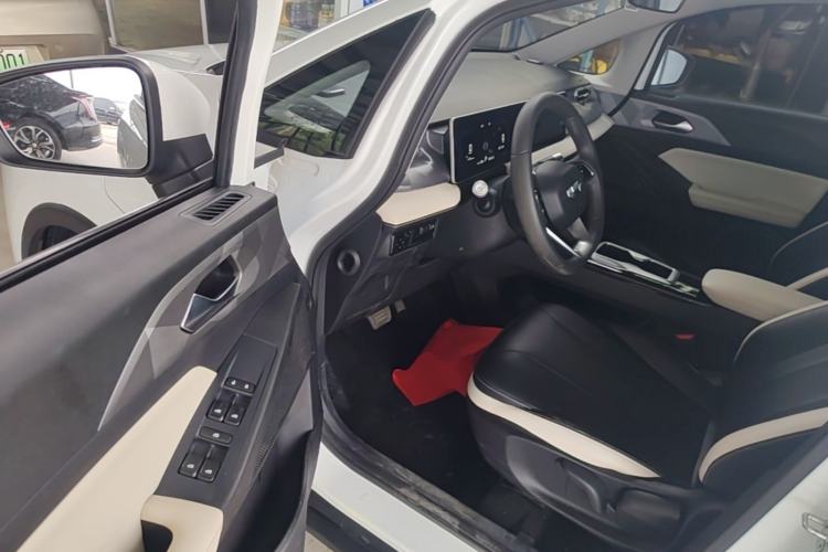 Used Geometry E Firefly 2024 301km Starlight Driver Seat