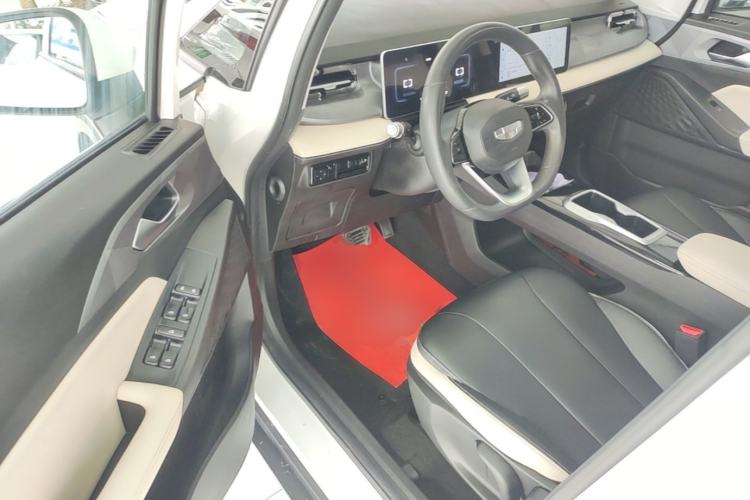 Used Geometry E Firefly 2024 401km Starlight Driver Seat
