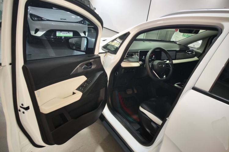 Used Geometry E Firefly 2024 301km Starlight Driver Seat