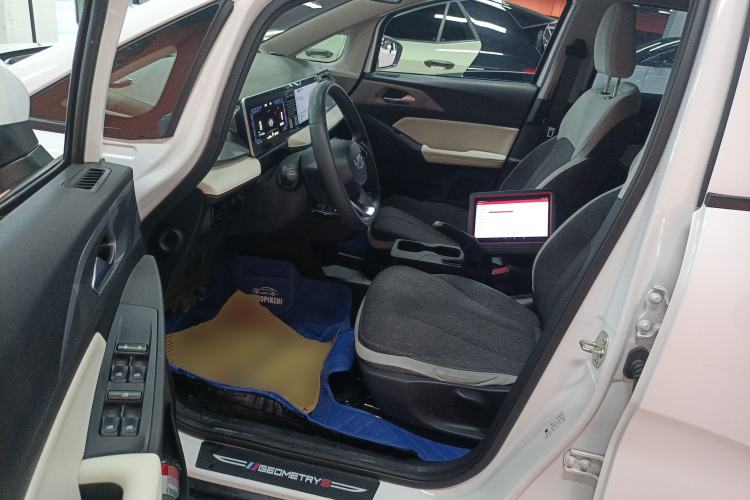 Used Geometry E Firefly 2024 301km Flowing Light Driver Seat