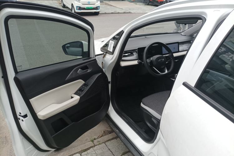Used Geometry E Firefly 2024 301km Flowing Light Driver Seat