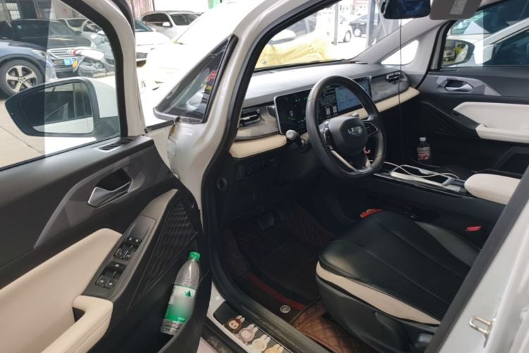 Used Geometry E Firefly 2024 301km Starlight Driver Seat
